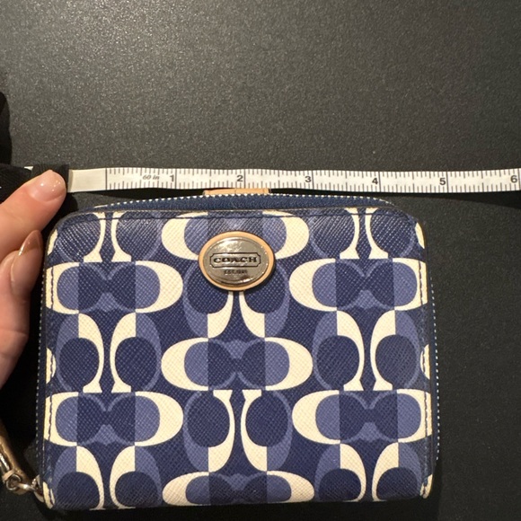 Coach Navy and Cream Patterned Wallet - Picture 7 of 8